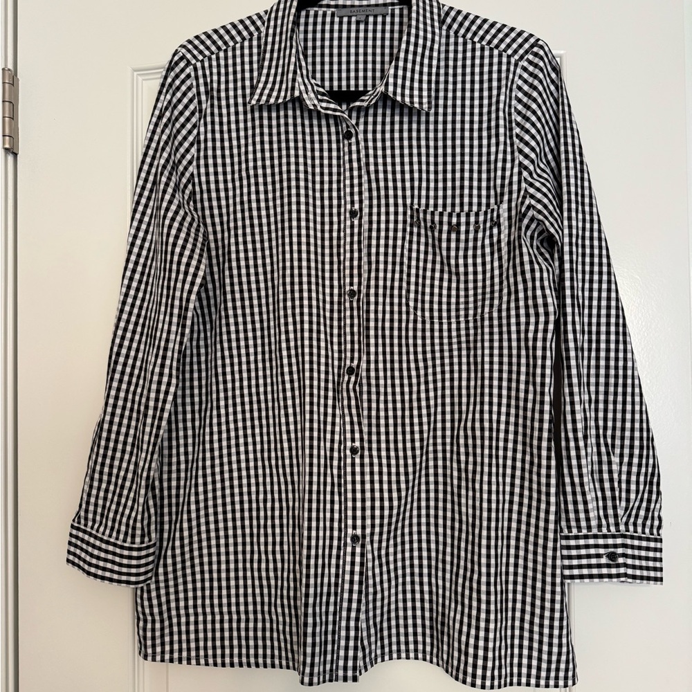 Basement Classic Black and White Checkered Women's Button Down Shirt